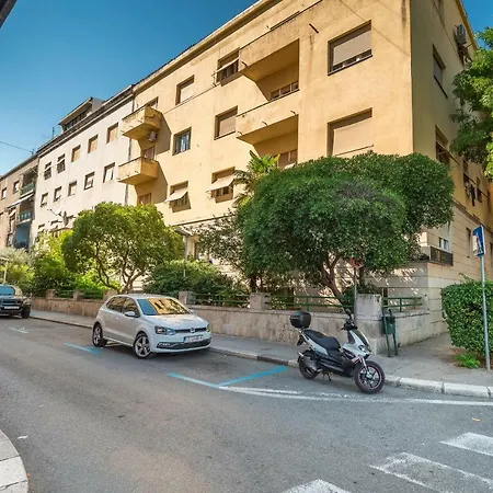 Sun Center Apartment